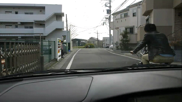 路側帯のある道路での事故